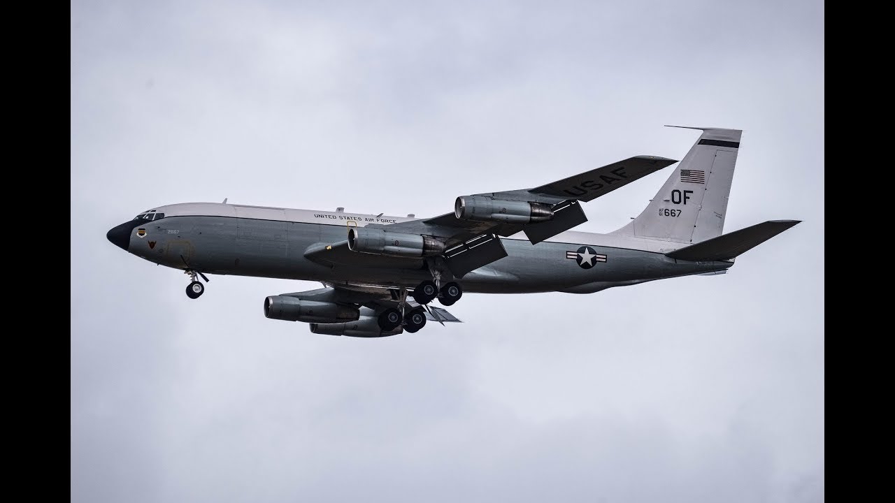 США подняли в небо единственный самолет для поиска ядерных взрывов