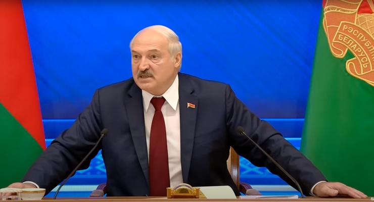 Лукашенко обвинил Зеленского в подготовке боевиков и пригрозил вместе с Путиным ударить по Украине (Видео)