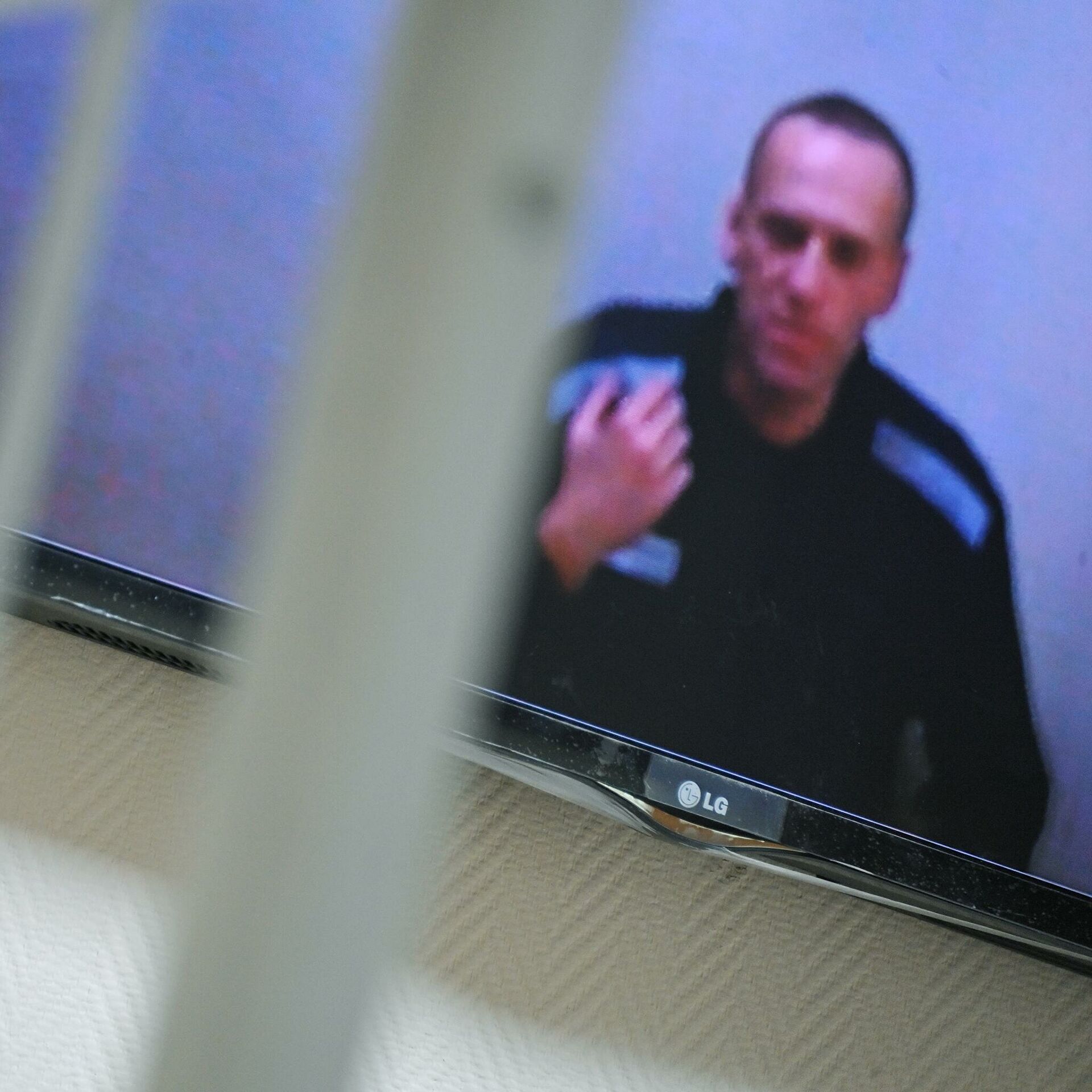 Навальному предъявили новое обвинение, по нему грозит до трех лет колонии
