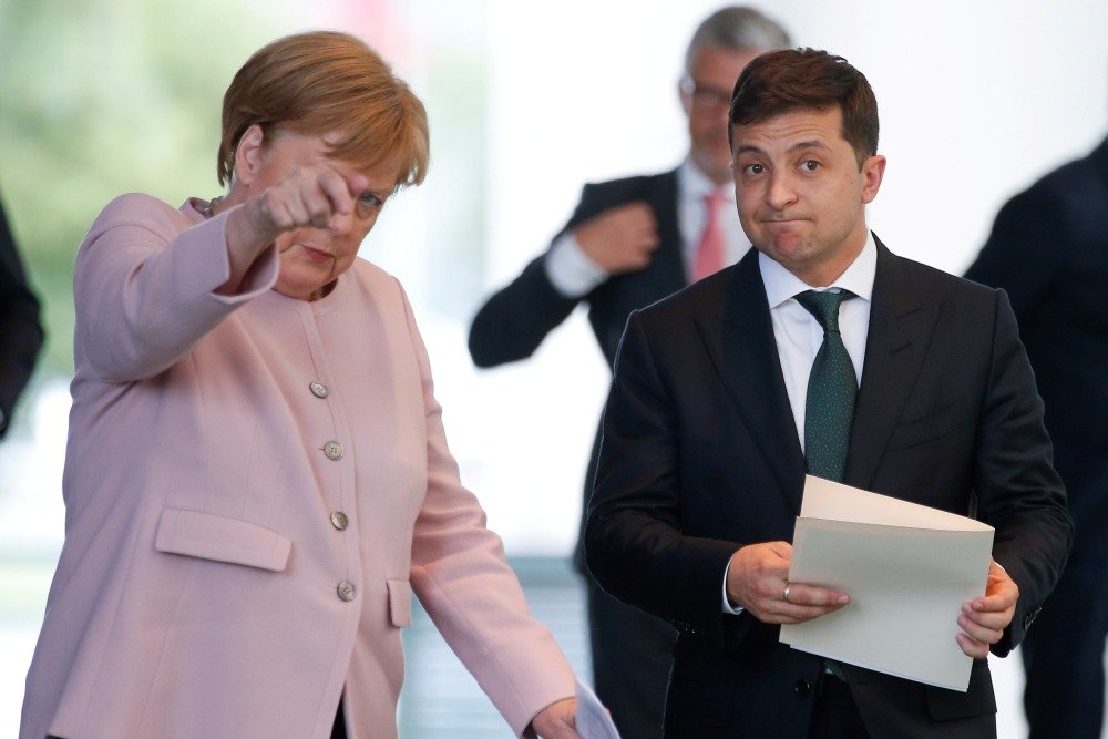 Зеленский – о визите Меркель: подарков не жду, но гарантии Украине могут быть