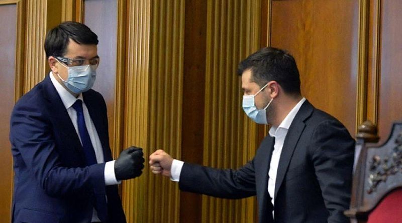 Разумков уже победил Зеленского