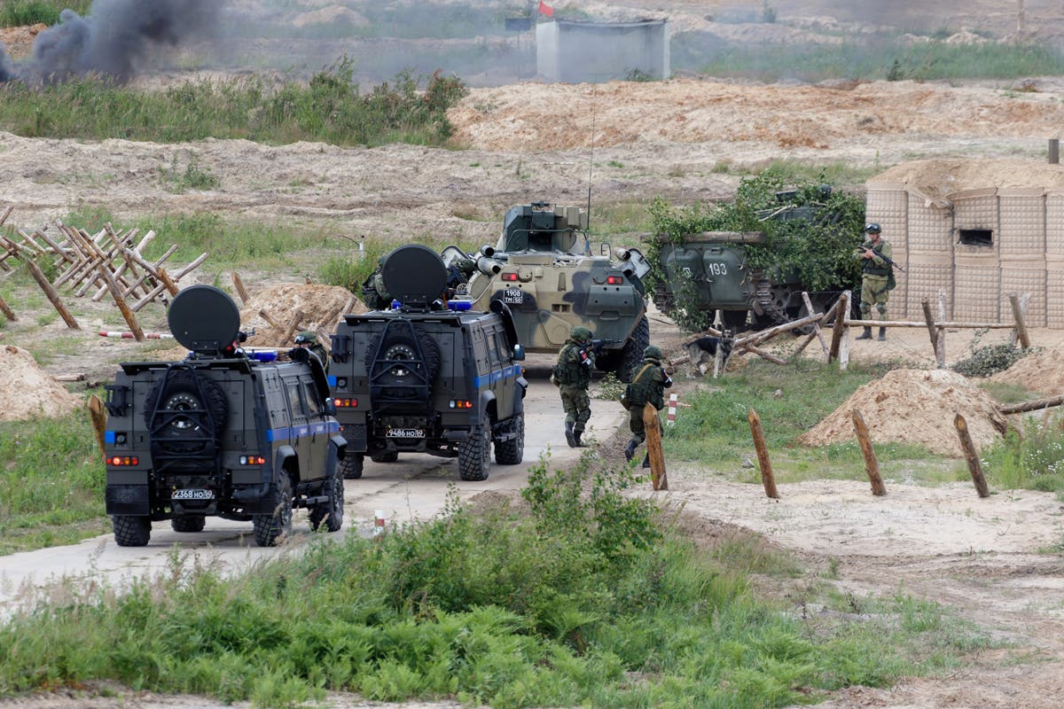 СМИ: Россия снова стягивает войска к украинской границе