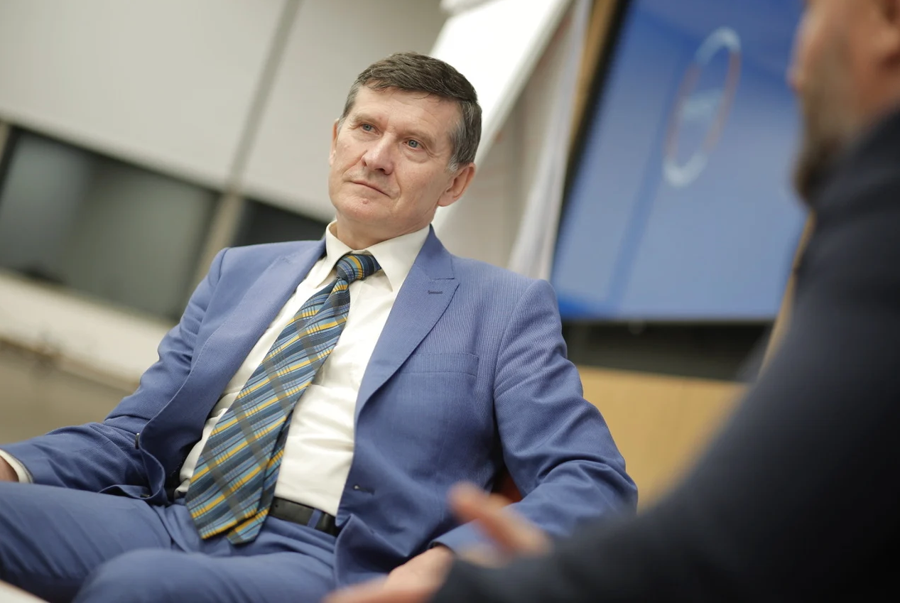 Кабмин обманул международных кредиторов? Главу "Гарпока" срочно уволили, а деньги решили распределить по-своему