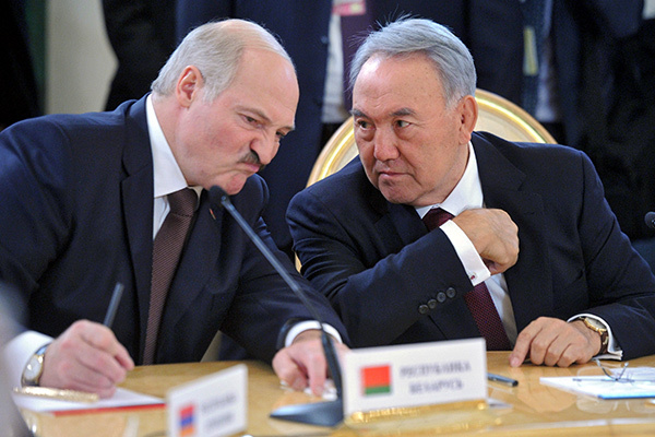 Черная метка Лукашенко: жив Елбасы или нет?