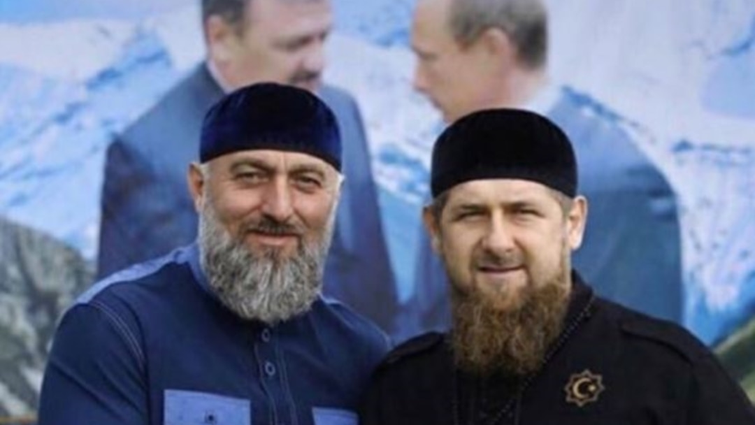 Кадыровцы продолжают возить Путина мордой по столу. У него под носом говорят и делают страшные вещи, а от царя и звука не слышно