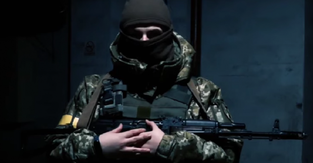 "Мы готовы стрелять, сволочь, слышишь?" Украинская защитница обратилась к российским оккупантам. Видео