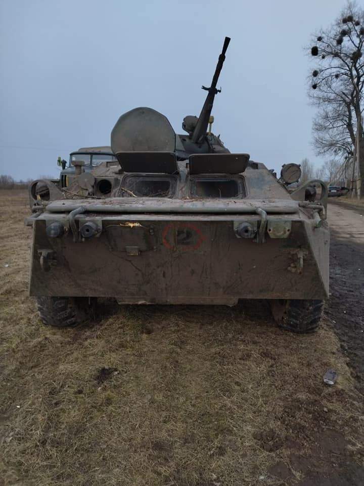 Российские военные убежали в лес, оставив технику и записки с просьбами простить