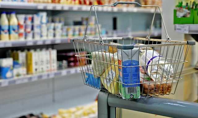 На Московии покупатели уже дерутся за продукты: видео из разных городов