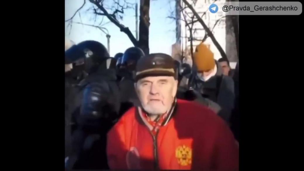 Весь мир смеется над росией, руский народ превратился в быдло а Путин враг № 1, Трус!: пожилой россиянин рассказал о знакомстве с Путиным