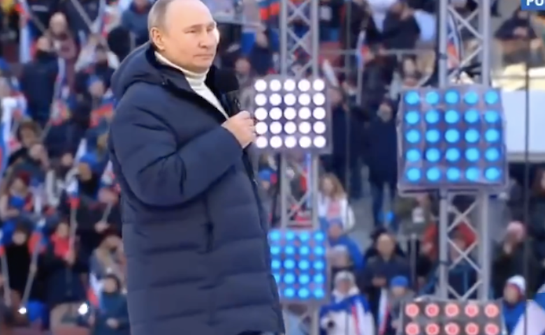 Трансляцию речи Путина прервали - его освистали на трибунах (Видео)