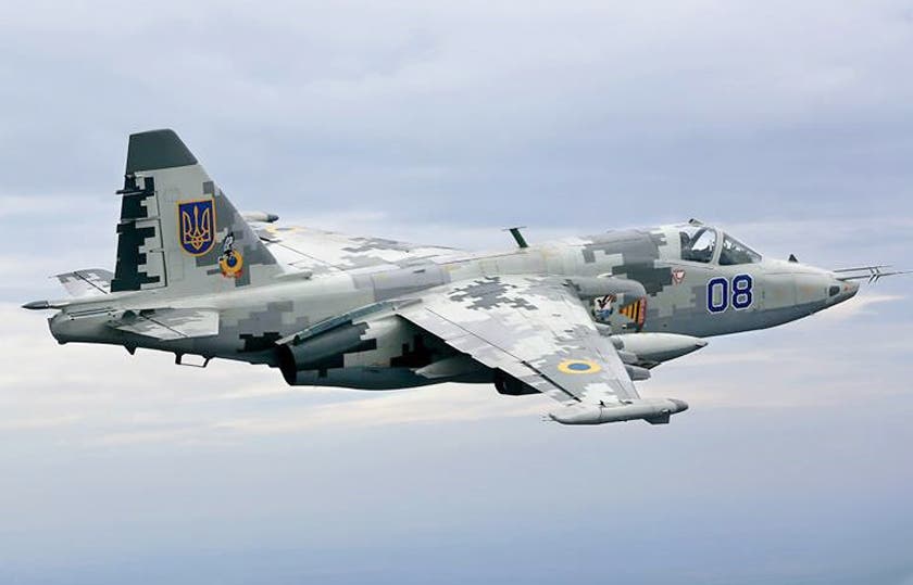 Пилот украинского Су-25 совершил героический поступок, направив свой подбитый самолет на колонну врага