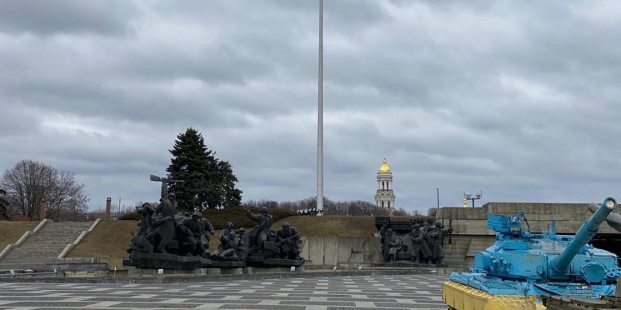Окружены, отсечены и попали в неприятное место: Арестович рассказал о положении оккупантов под Киевом (Видео)