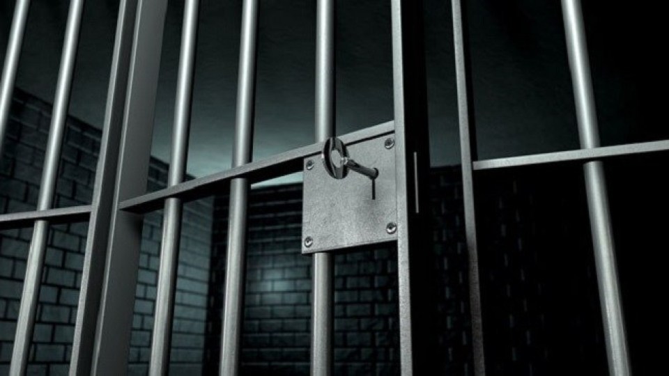 В России школьницы "сдали" учительницу полиции за рассказ о войне в Украине (Аудио)