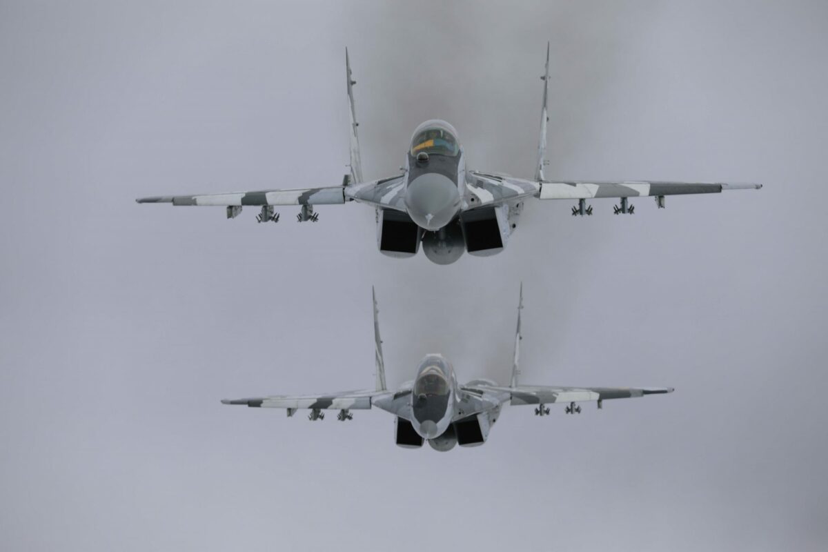 2 наших самолета против 12 российских: Украинский летчик рассказал о тяжелом бое под Киевом