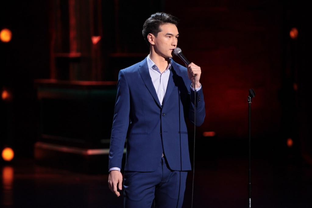 «Это месячные?»: Комик Сабуров высмеял акцию, посвященную убитым украинкам. В США отменяют его концерты