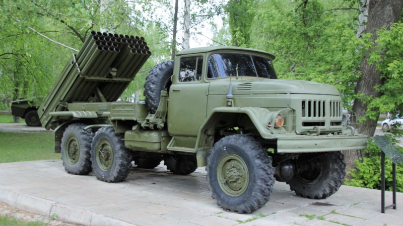 "К нам тянут "музейные экземпляры" 60-х годов. Они угрожали стереть весь мир в труху, а везут хлам, на который даже жалко тратить наши дроны-камикадзе», — Арестович