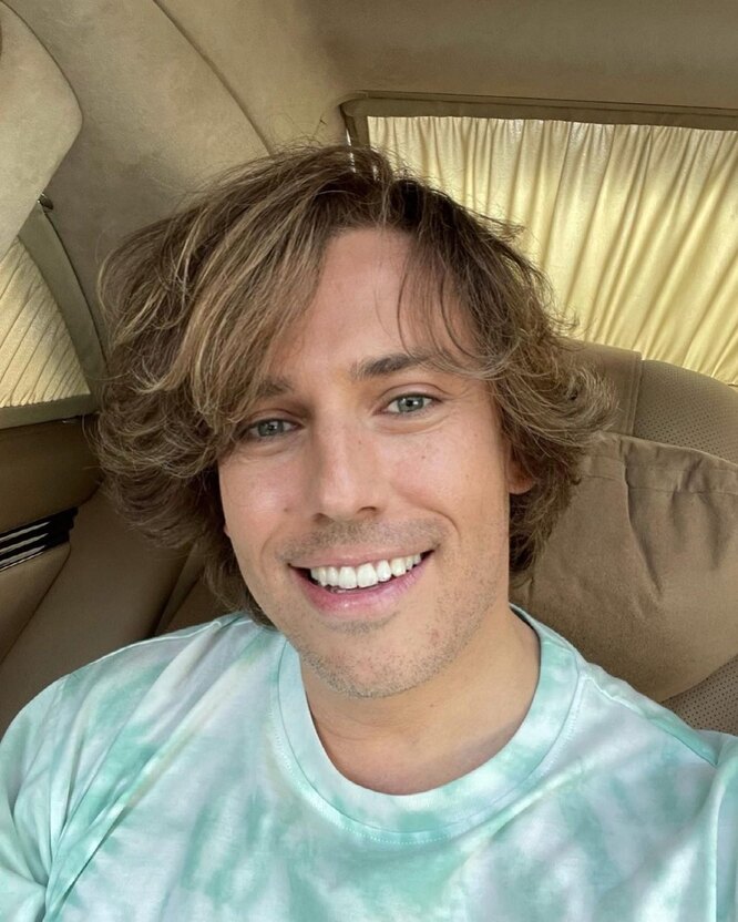 "Миллионы украинцев теряют дома, вынуждены покидать Родину". Галкин передаст гонорар от концертов в Израиле украинским беженцам (Видео)