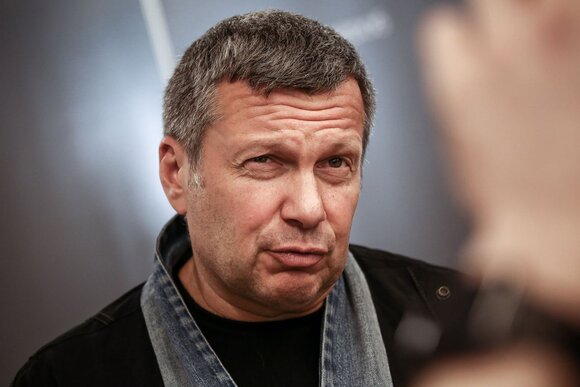 "Слышь, ты, штрибан, фильтруй хрюканину". Российский шансонье Новиков обратился к пропагандисту Соловьеву