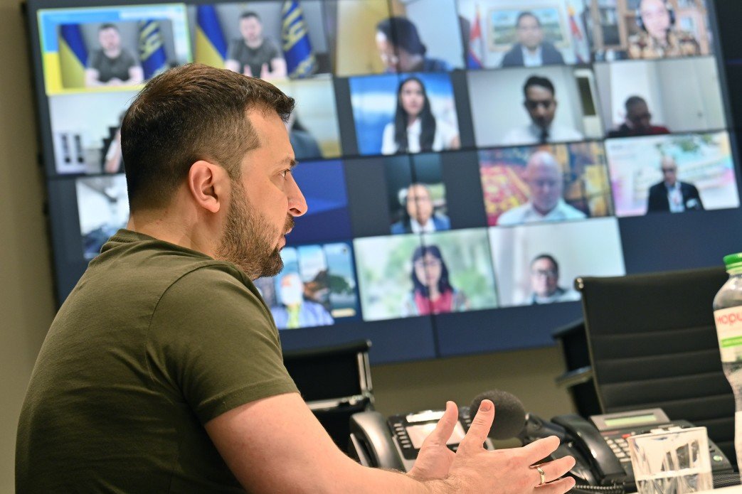 Зеленский: Мировые политики готовятся к возможности применения РФ тактического ядерного оружия