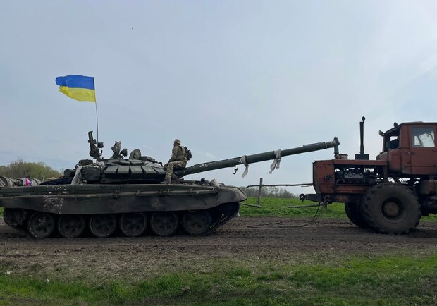 На юге российские оккупанты бросили свою технику в исправном состоянии вместе с боекомплектом технику с боекомплектом: что получат ВСУ