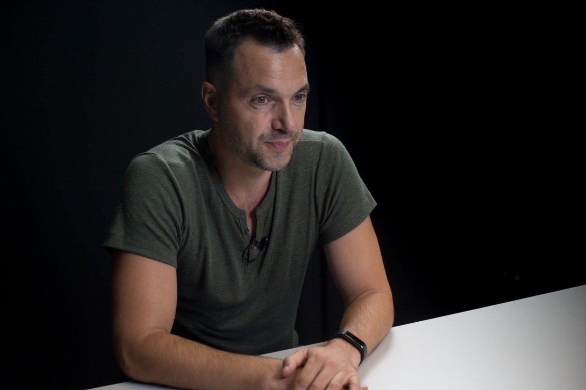 Арестович: Военно-политическое руководство РФ обсуждает ядерный удар по Украине