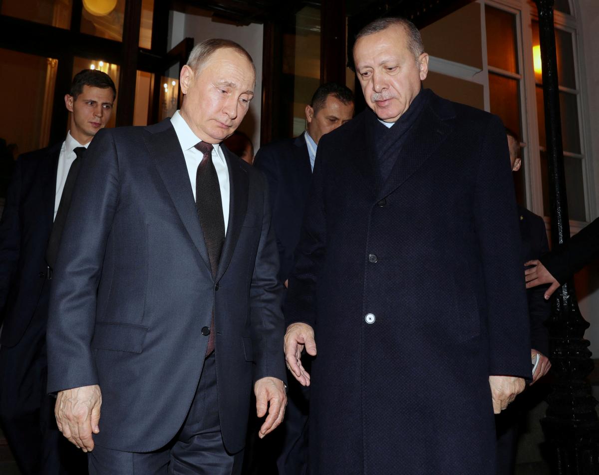 Путин рассматривает Эрдогана как посредника в мирных переговорах с Украиной - Bloomberg