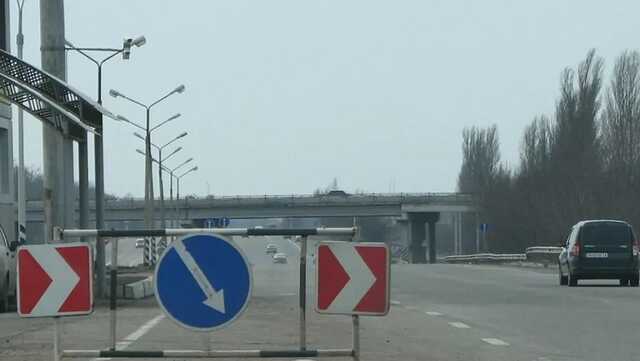 Перед выездом из Севастополя развернули пост ГАИ, проводится массовая проверка авто. Видео