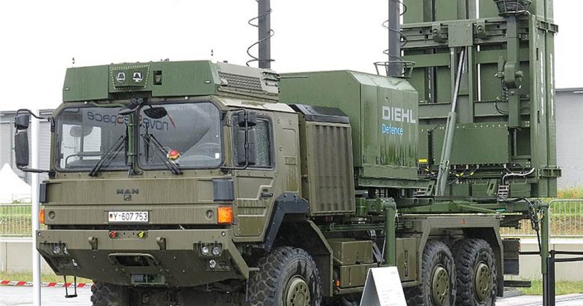 Шольц пообещал Украине "оружие для обороны": РЛС COBRA и IRIS-T