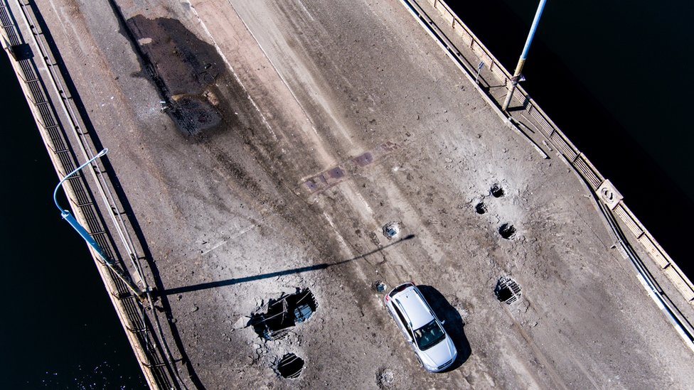 ВСУ снова ударили по Антоновскому мосту. Есть данные о критическом разрушении