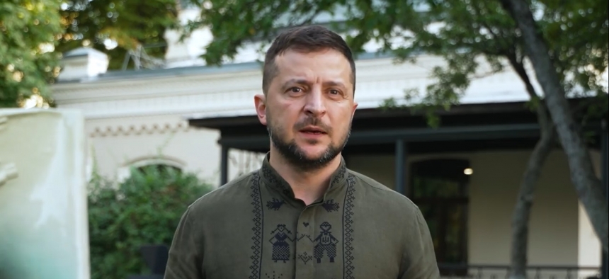 Возможны отвратительные провокации и жестокие удары. Зеленский дал советы украинцам