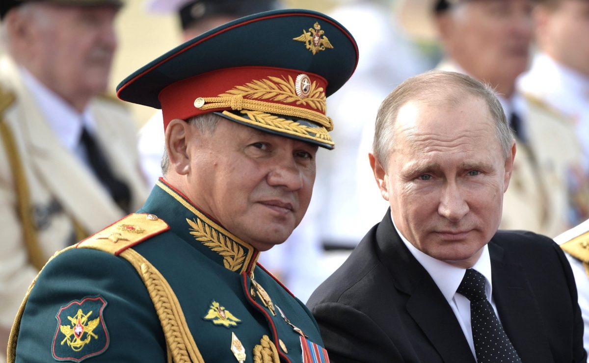 Британская разведка: Путин отстранил Шойгу от командования, а солдаты над ним смеются