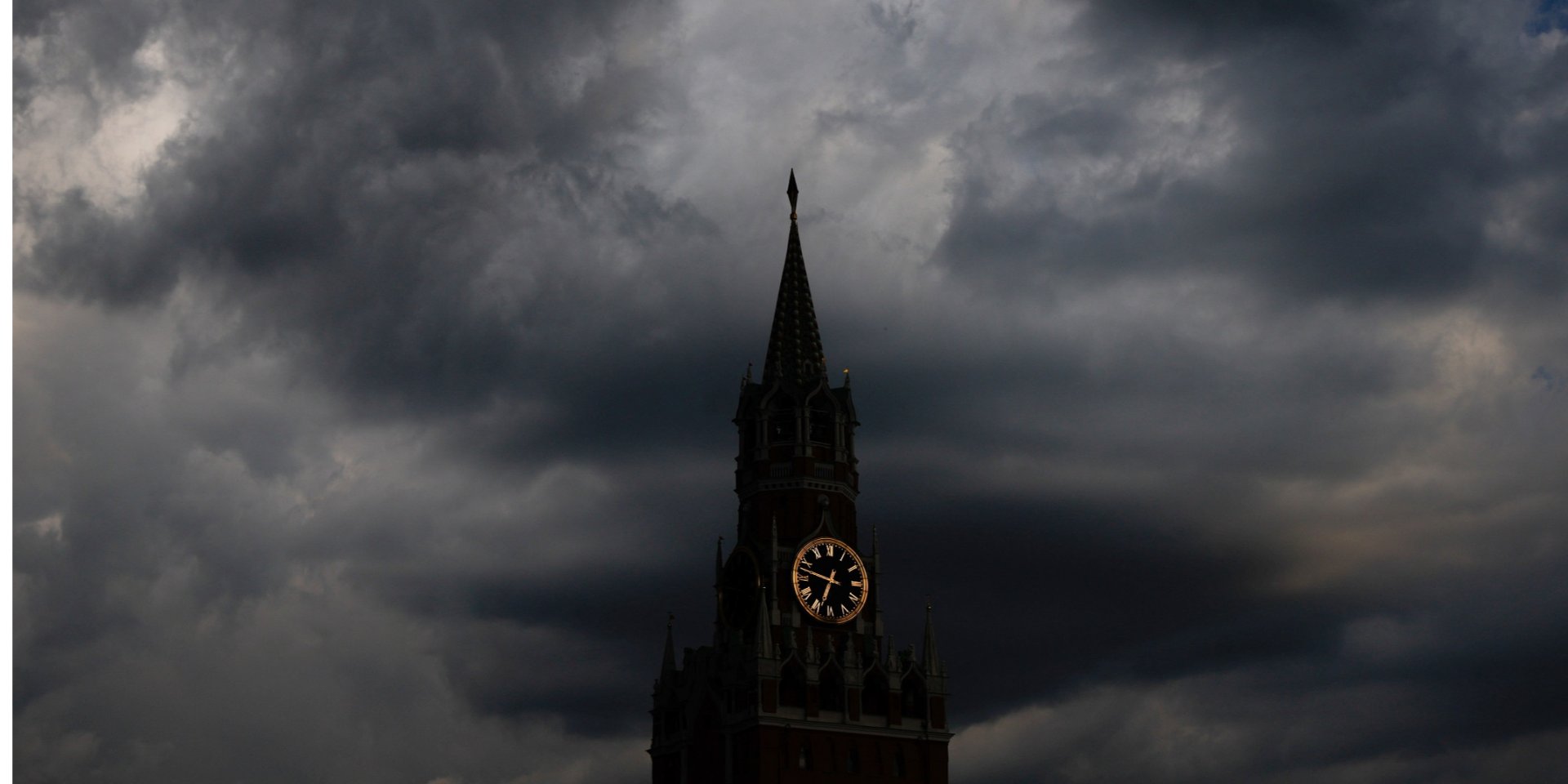 «В какой момент объявлять военное положение в Москве?..» Путин пытается вину за поражение в войне с Украиной переложить на плечи россиян