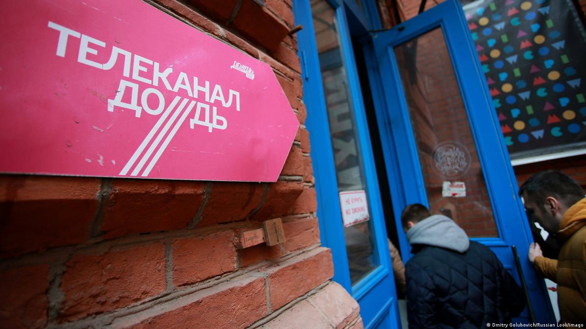 Знаете, почему скандал вокруг "Дождя" так всех зацепил? Люди чувствуют, что пора определяться, на чьей ты стороне