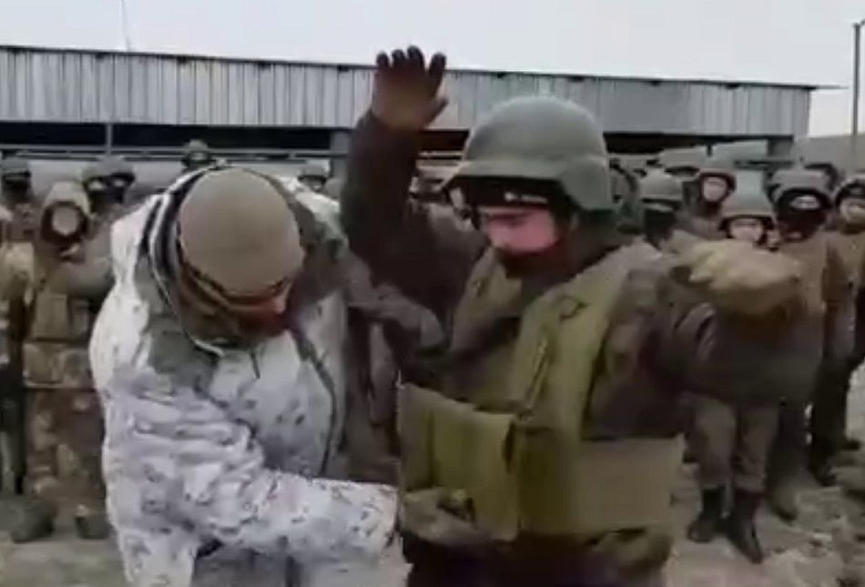 "Голые, без броников, с одним жгутом": инструктор "мобиков" пожаловался, что их оставили без снаряжения и медикаментов. Видео