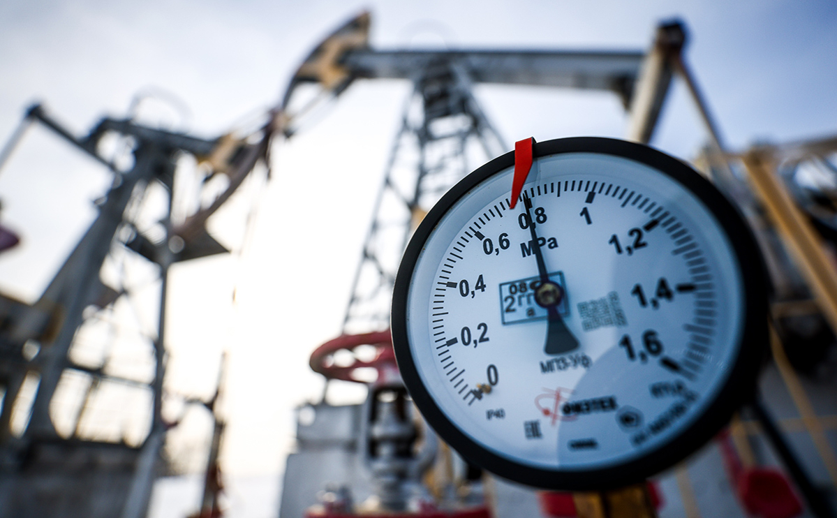 Российский "эксперт" предложил разбомбить еще одну соседнюю страну, чтобы выйти из нефтяного кризиса