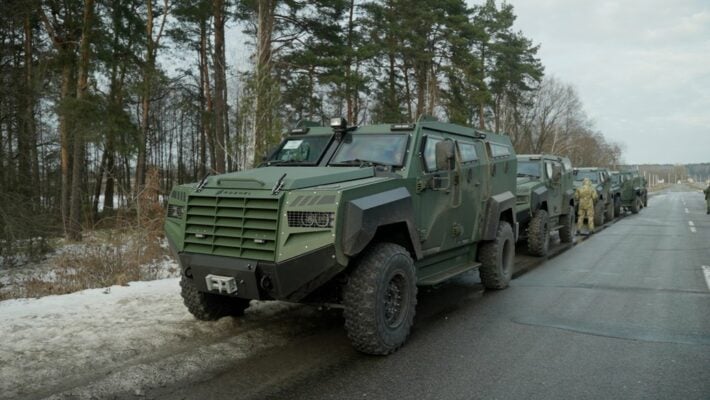 Пограничники получили канадские боевые бронированные автомобили (Видео)