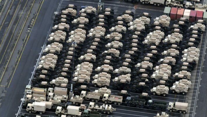 В немецком порту заметили 440 единиц военной техники США, которая может предназначаться Украине