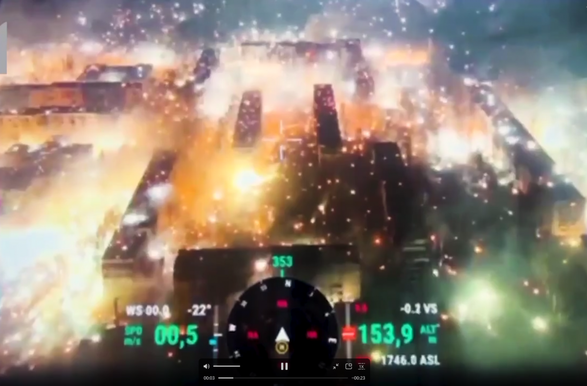 Огненный дождь: появилось видео обстрела оккупантами Бахмута зажигательными снарядами