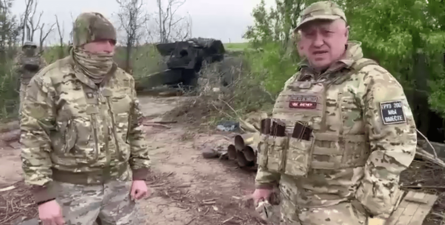 "Дедушка — законченный м**дак": РФ копит снаряды на складах вместо передачи ЧВК, — Пригожин