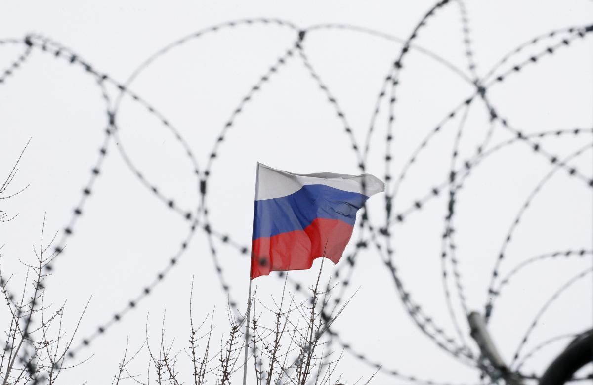 Совет ЕС утвердил 11-й пакет санкций против России: какие ограничения вводят