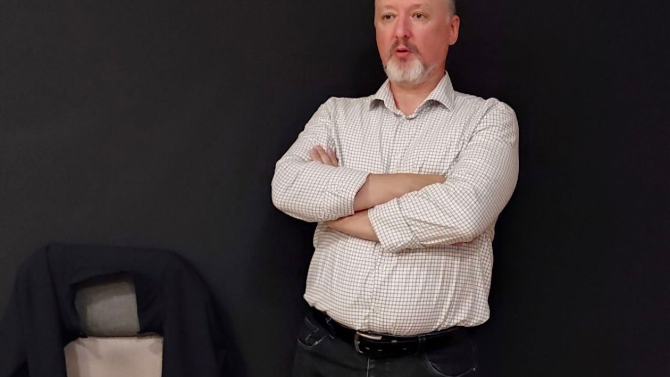 «Еще 6 лет у власти этого трусливого бездаря страна не выдержит» - Гиркин