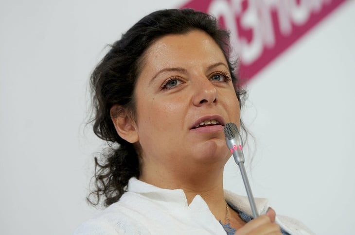 После «предотвращенного покушения» пропагандистка Симоньян начала ходить с охраной