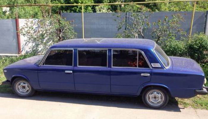 "Ничего страшного": Путин приказал чиновникам ездить на "Москвичах" и "Ладах"