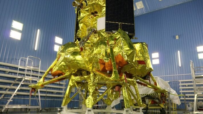 Российская станция «Луна-25» разбилась о Луну. На ее запуск потратили 12,5 млрд рублей