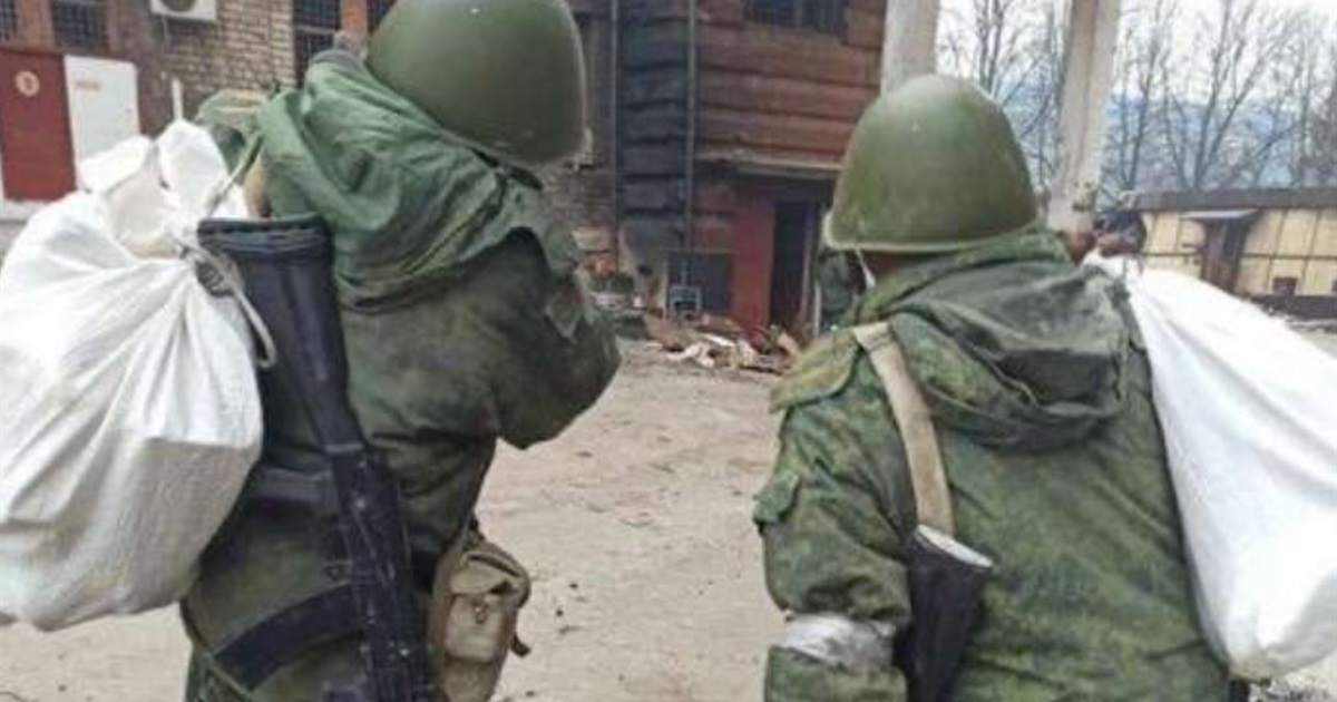 "Надо в больницу сливаться": оккупант рассказал о варианте возвращения домой с награбленным имуществом. Аудио