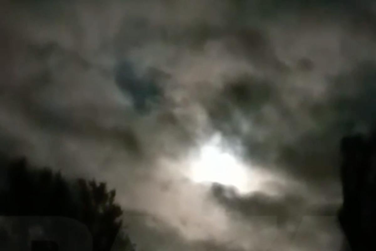 Атакованный недавно Псков снова отбивается от атаки беспилотников (Видео)