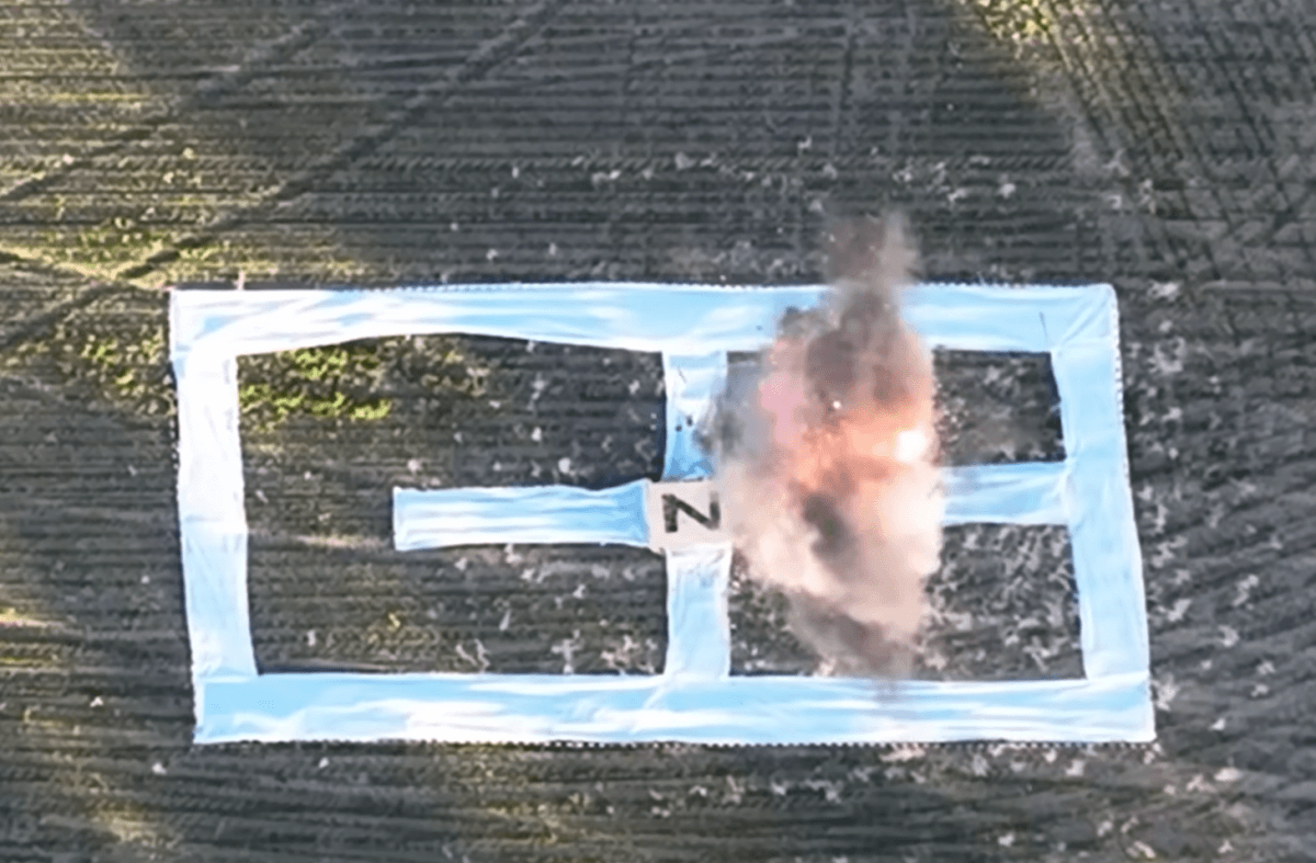 Удар по курскому аэродрому: появилось видео испытаний картонных дронов