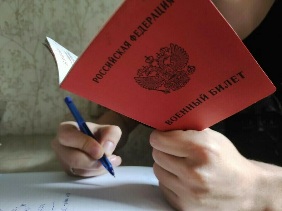 Кремль пытается пополнять армию, избегая открытой мобилизации