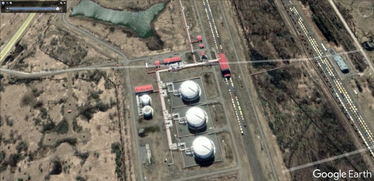 На России заявили, что украинские бомбардировщики залетели на 50 км вглубь территории РФ и сбросили бомбы на нефтебазу