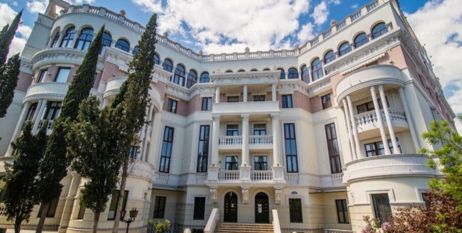 Оккупанты продали «национализированную» квартиру Зеленской